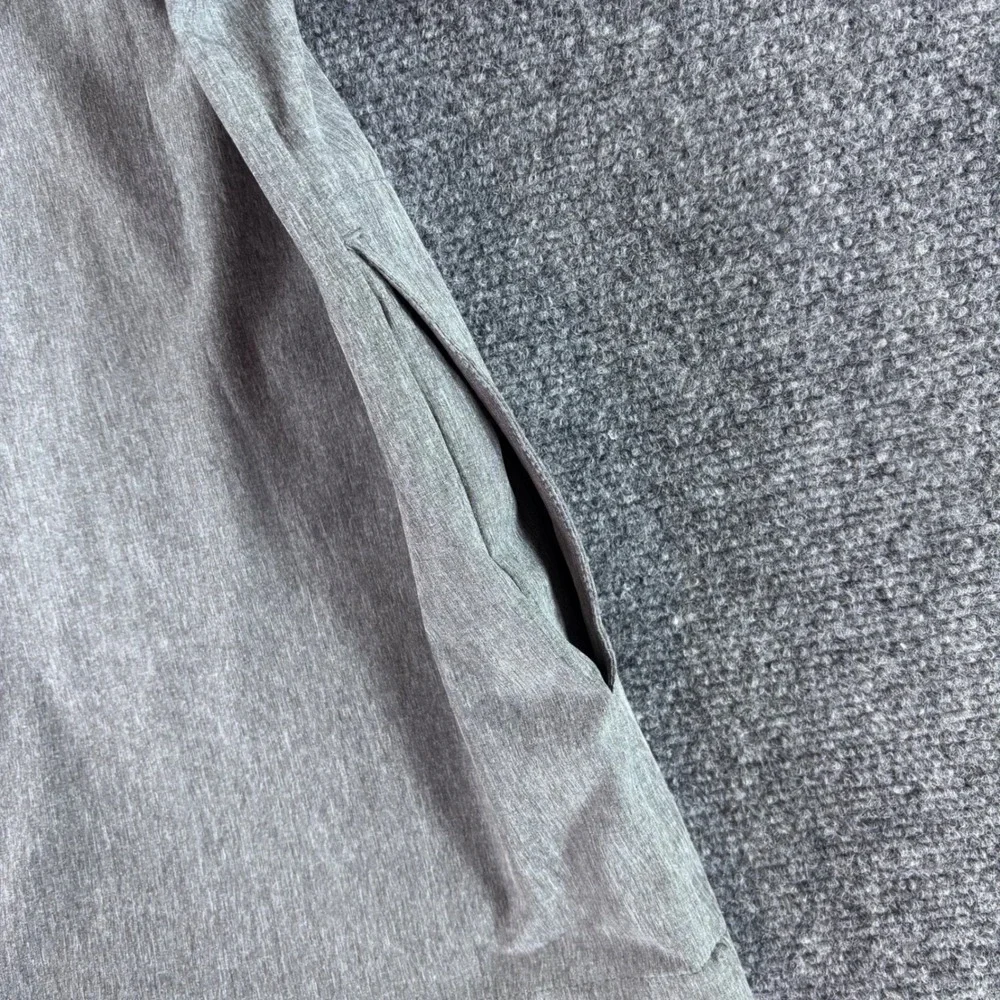 TravisMathew 1/4 Zip Pullover Mens Medium Grey Short Sleeve Golf Athletic Jacket